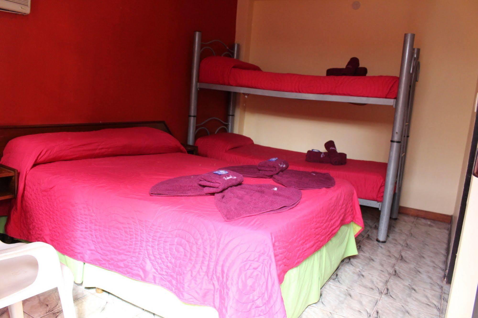Residencial Noelia Hostel 伊瓜苏港 外观 照片